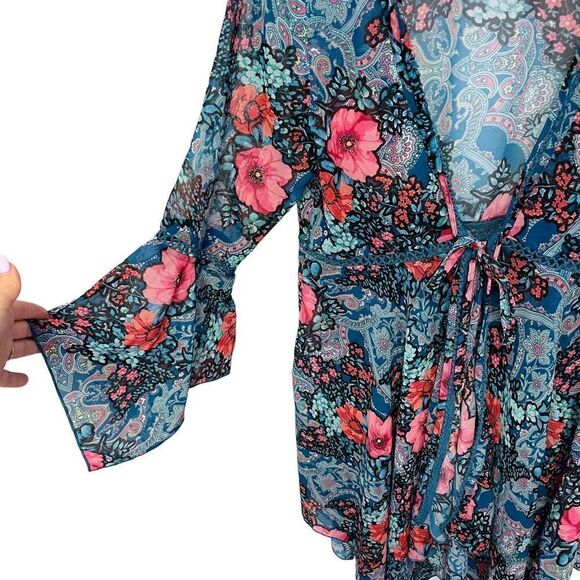 Laundry by Shelli Segal Swim Cover - Picture 4 of 10